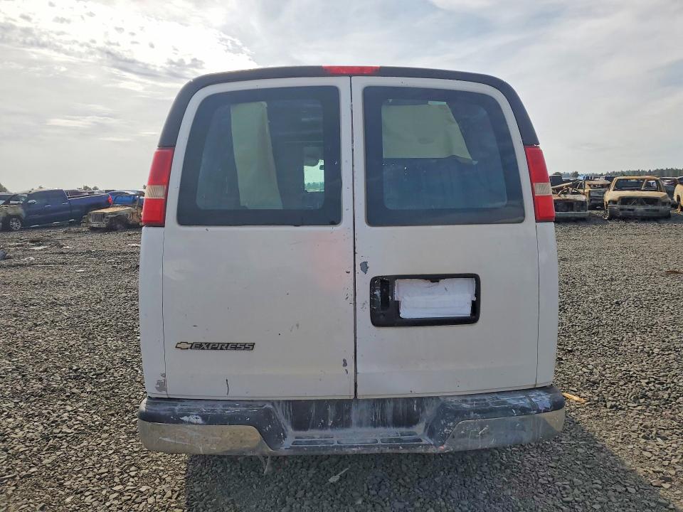 69947536 :رقم المزاد ، 1GCGG25VX71163415 vin ، 2007 Chevrolet Express G2500 مزاد بيع