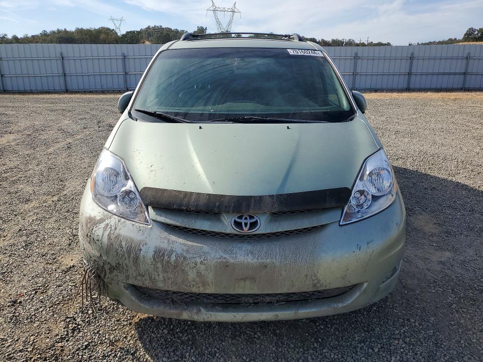 Продажа на аукционе авто 2008 Toyota Sienna, vin: 5TDZK22C88S145736, номер лота: 70160246