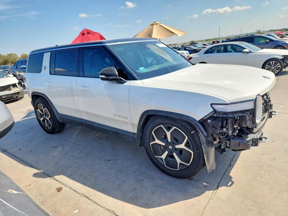 69030236 :رقم المزاد ، 7PDSGBBA3PN024840 vin ، 2023 Rivian R1s مزاد بيع