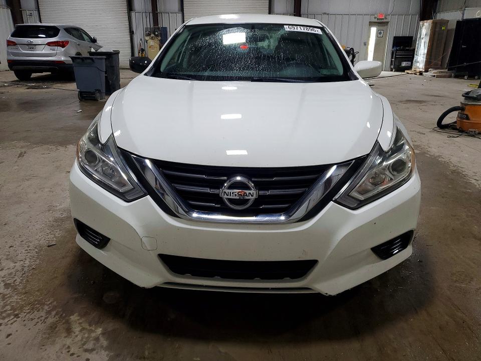 Продаж на аукціоні авто 2017 Nissan Altima, vin: 1N4AL3AP7HC118927, номер лоту: 69717896