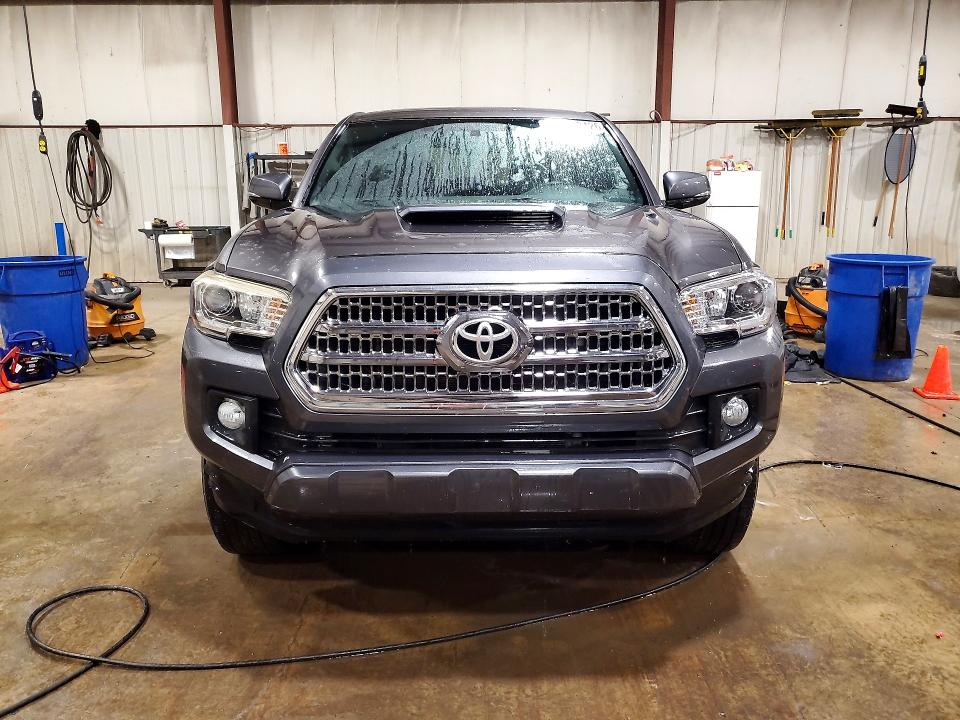70163426 :رقم المزاد ، 5TFDZ5BN7GX012189 vin ، 2016 Toyota Tacoma مزاد بيع