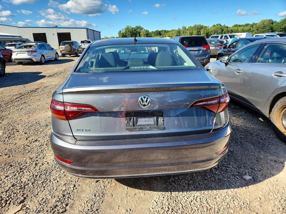 68241716 :رقم المزاد ، 3VWC57BU2KM077313 vin ، 2019 Volkswagen Jetta مزاد بيع
