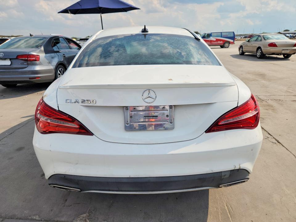 70296596 :رقم المزاد ، WDDSJ4EB1JN637772 vin ، 2018 Mercedes-benz Cla مزاد بيع