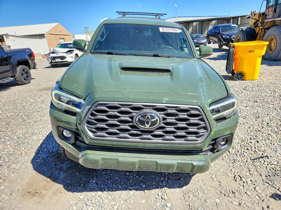 67631986 :رقم المزاد ، 3TYCZ5AN1NT092982 vin ، 2022 Toyota Tacoma مزاد بيع