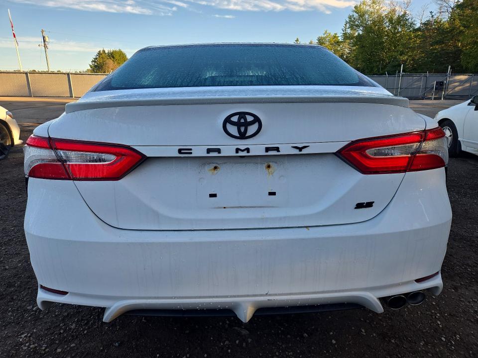 68091156 :رقم المزاد ، 4T1B11HK8KU281277 vin ، 2019 Toyota Camry مزاد بيع