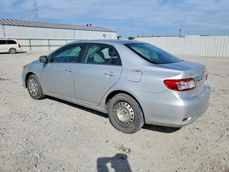 70221236 :رقم المزاد ، 5YFBU4EE4DP203395 vin ، 2013 Toyota Corolla مزاد بيع