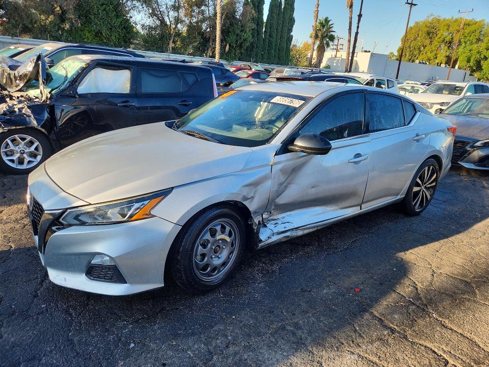 66856796 :رقم المزاد ، 1N4BL4CV9MN337084 vin ، 2021 Nissan Altima مزاد بيع