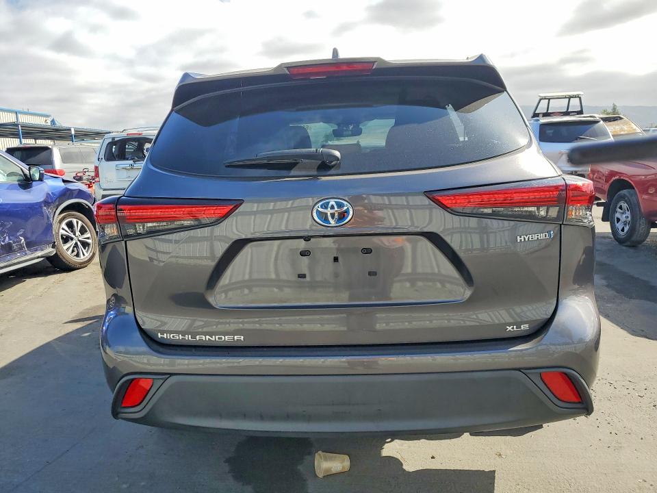 2022 Toyota Highlander Hybrid მანქანა იყიდება აუქციონზე, vin: 5TDGARAH7NS515408, აუქციონის ნომერი: 68997366