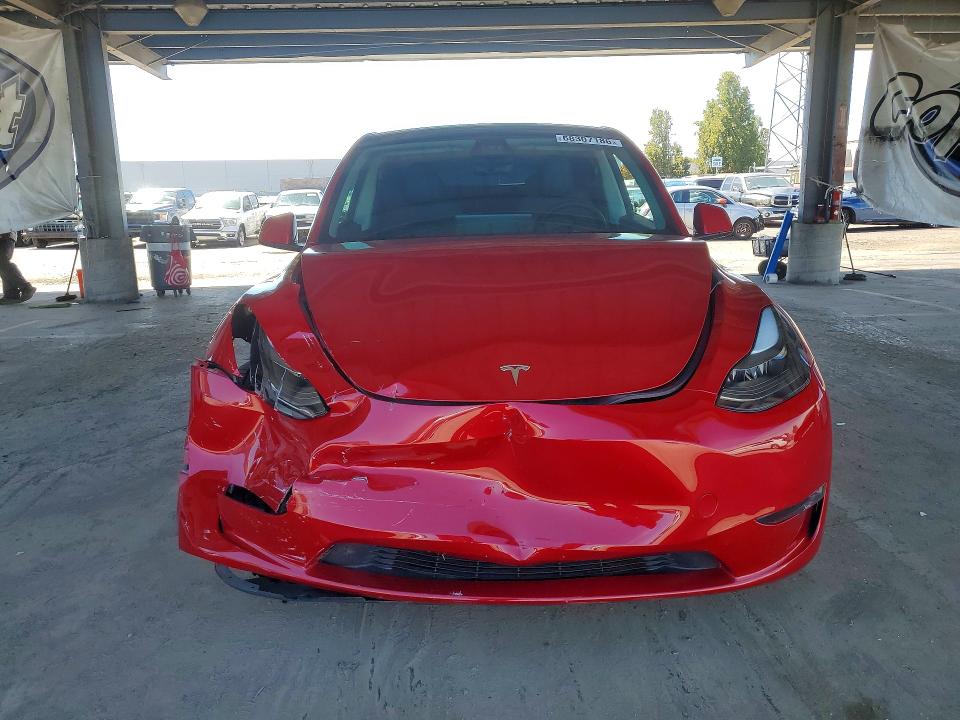 68307186 :رقم المزاد ، 7SAYGDEF3PF861643 vin ، 2023 Tesla Model Y مزاد بيع