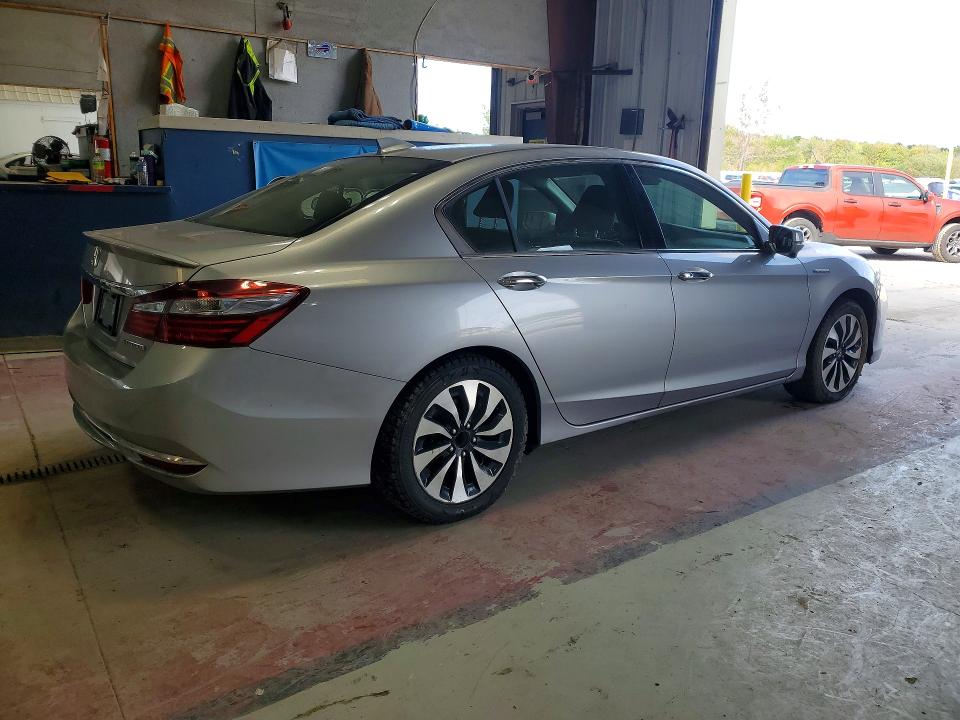 2017 Honda Accord მანქანა იყიდება აუქციონზე, vin: JHMCR6F38HC010355, აუქციონის ნომერი: 69933306