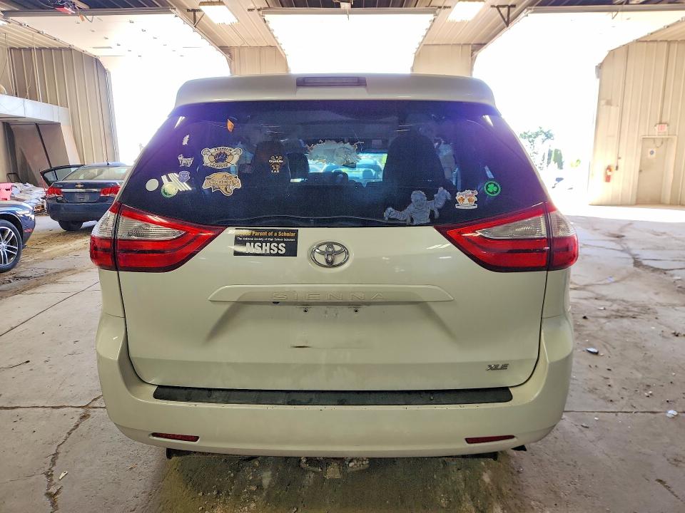 Продажа на аукционе авто 2016 Toyota Sienna, vin: 5TDYK3DC2GS738571, номер лота: 70223646