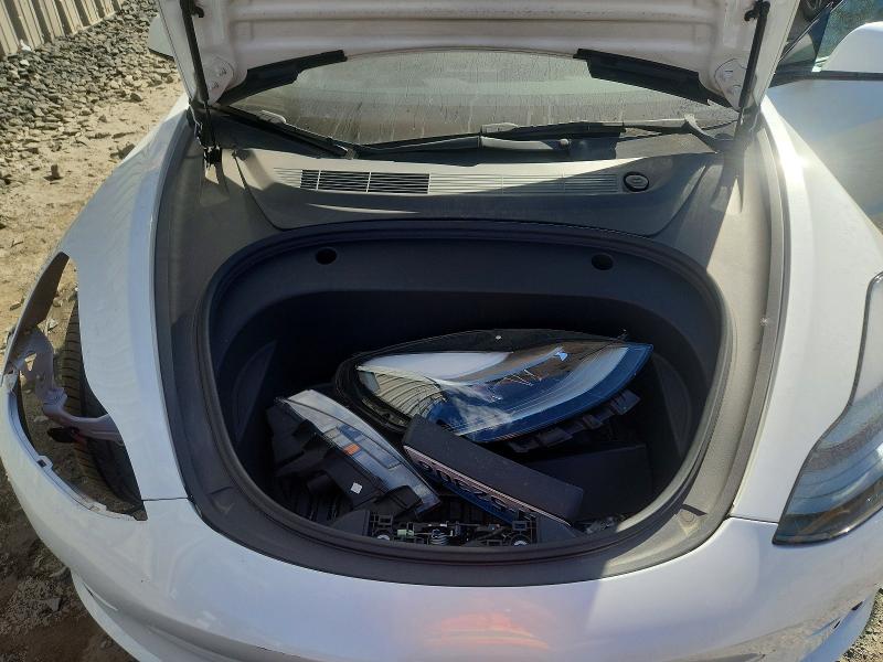 68830666 :رقم المزاد ، 5YJ3E1EA4NF369569 vin ، 2022 Tesla Model 3 مزاد بيع