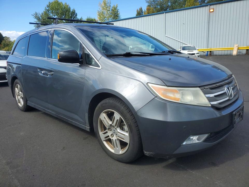 70001986 :رقم المزاد ، 5FNRL5H92BB105061 vin ، 2011 Honda Odyssey مزاد بيع
