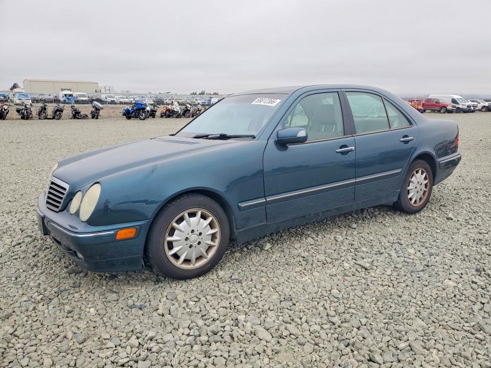 2001 Mercedes-benz E მანქანა იყიდება აუქციონზე, vin: WDBJF65J41B337301, აუქციონის ნომერი: 69812366