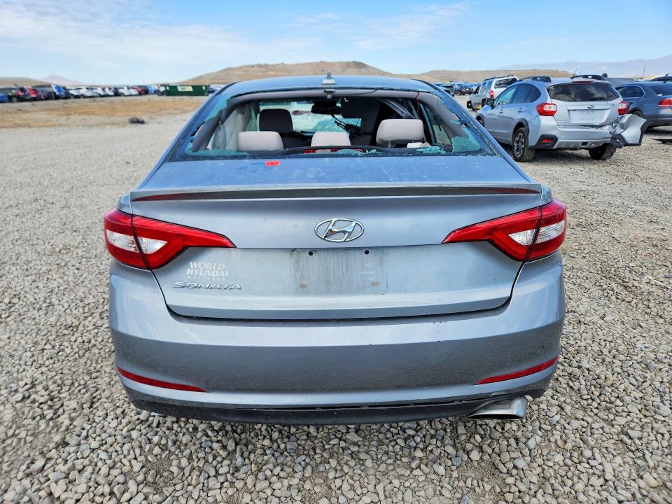 2015 Hyundai Sonata მანქანა იყიდება აუქციონზე, vin: 5NPE24AFXFH013926, აუქციონის ნომერი: 70657606