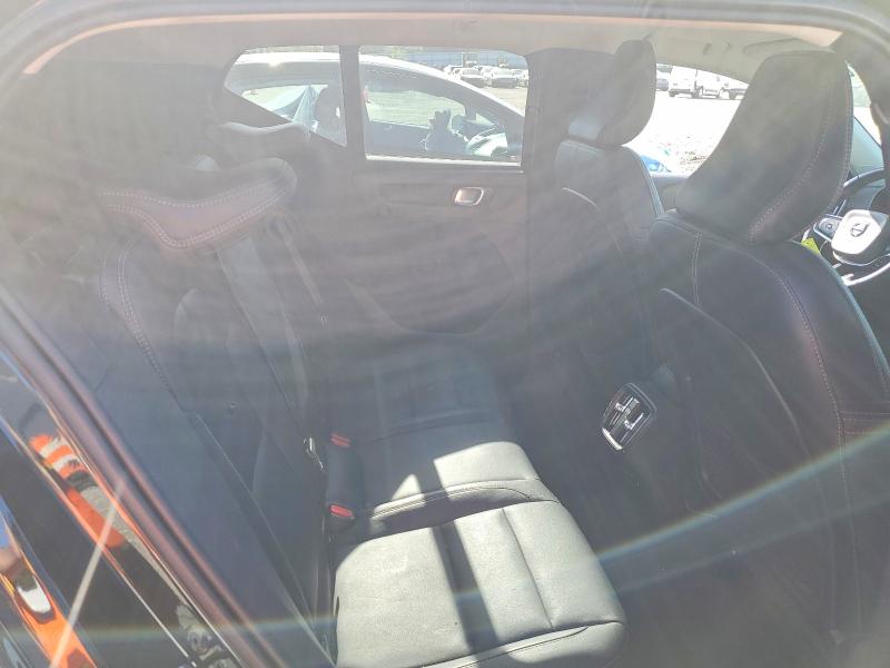 67756076 :رقم المزاد ، YV4162UK3M2424922 vin ، 2021 Volvo Xc40 مزاد بيع