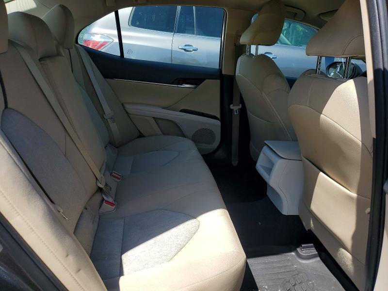 67500326 :رقم المزاد ، 4T1B11HK4JU578075 vin ، 2018 Toyota Camry مزاد بيع