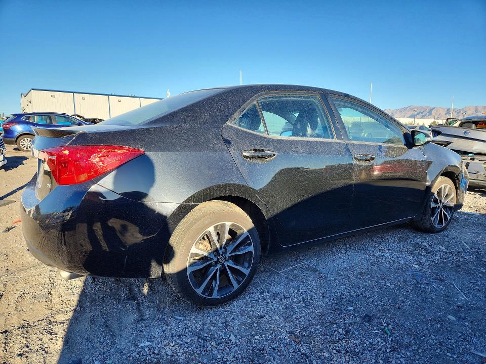 70912806 :رقم المزاد ، 5YFBURHE8HP601790 vin ، 2017 Toyota Corolla مزاد بيع