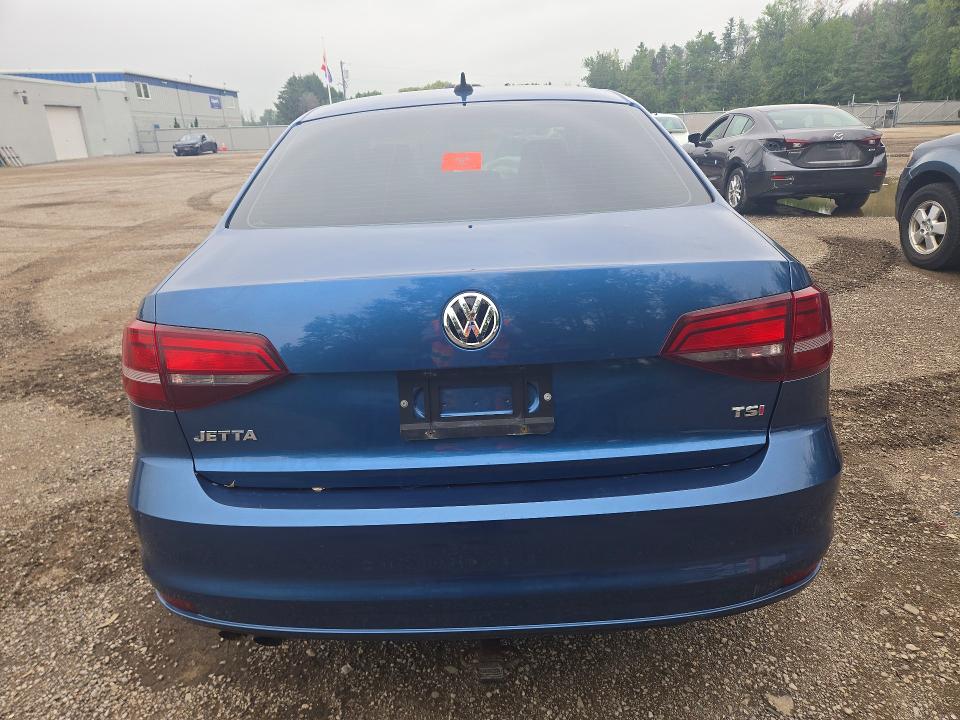 65643256 :رقم المزاد ، 3VWL17AJXHM336061 vin ، 2017 Volkswagen Jetta مزاد بيع