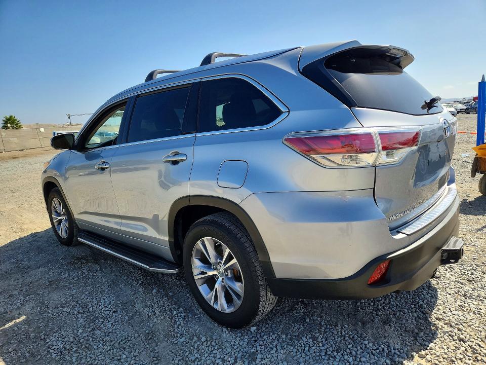 69004996 :رقم المزاد ، 5TDKKRFH1FS077986 vin ، 2015 Toyota Highlander مزاد بيع