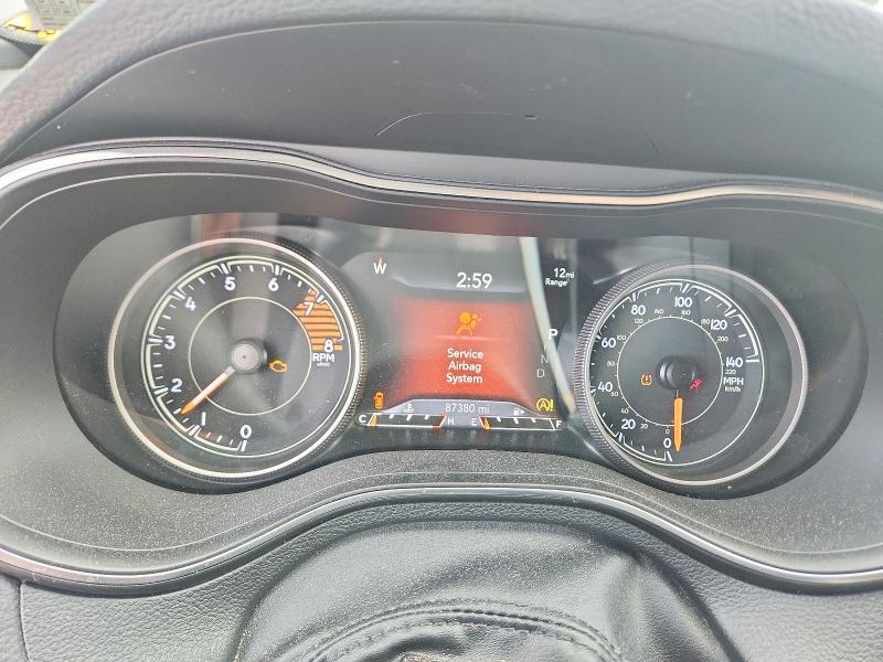 69676426 :رقم المزاد ، 1C4PJMDX5KD425865 vin ، 2019 Jeep Cherokee مزاد بيع