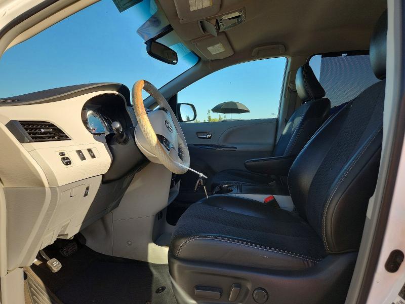 71409316 :رقم المزاد ، 5TDXK3DC1DS359620 vin ، 2013 Toyota Sienna مزاد بيع