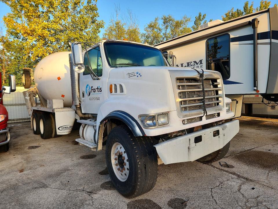 69457726 :رقم المزاد ، 2FZHAZA853AK83872 vin ، 2003 Sterling Truck Lt مزاد بيع