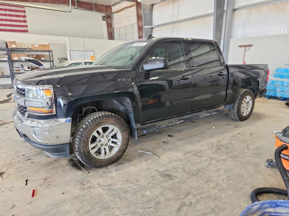 Auction sale of the 2018 Chevrolet Silverado, vin: 3GCUKREC3JG225903, lot number: 69806146