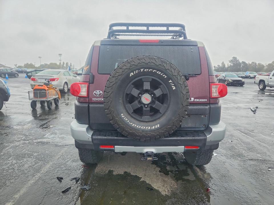 67715326 :رقم المزاد ، JTEBU11FX70070794 vin ، 2007 Toyota Fj Cruiser مزاد بيع