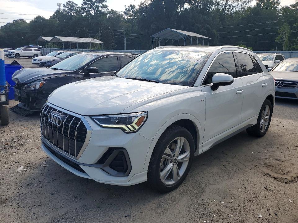 68231676 :رقم المزاد ، WA1EECF38N1034323 vin ، 2022 Audi Q3 مزاد بيع