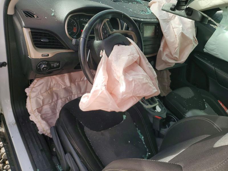 70256706 :رقم المزاد ، 1C4PJMCS3EW272756 vin ، 2014 Jeep Cherokee مزاد بيع