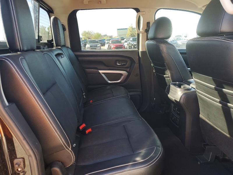 69878526 :رقم المزاد ، 1N6AA1E50HN551102 vin ، 2017 Nissan Titan مزاد بيع