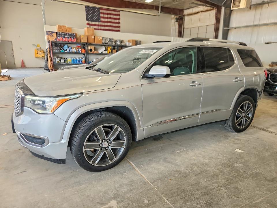 67461566 :رقم المزاد ، 1GKKNXLS3JZ113135 vin ، 2018 Gmc Acadia مزاد بيع