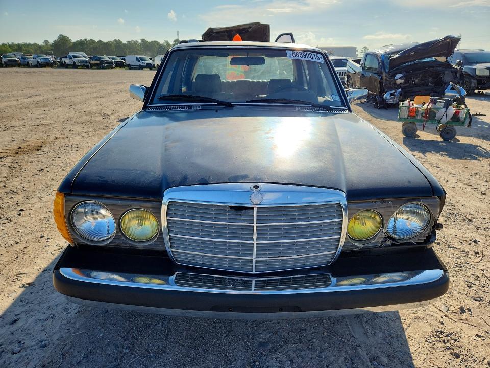 Aukcja sprzedaży 1981 Mercedes-benz 300, vin: WDBAB30A1BB240835, numer aukcji: 68390016