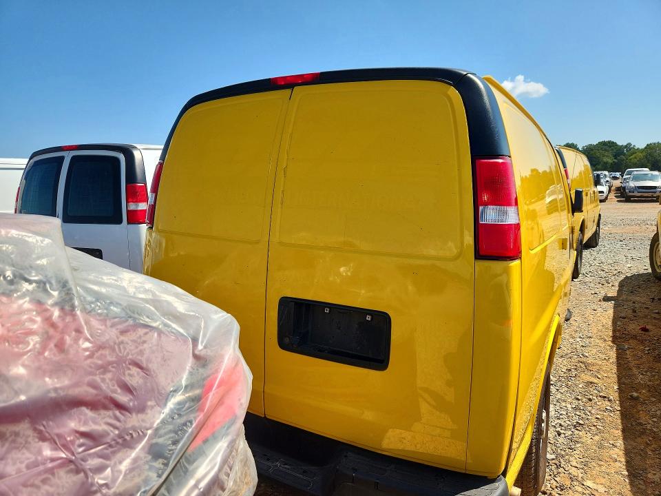 67112616 :رقم المزاد ، 1GCWGAFP5M1166434 vin ، 2021 Chevrolet Express G2500 مزاد بيع