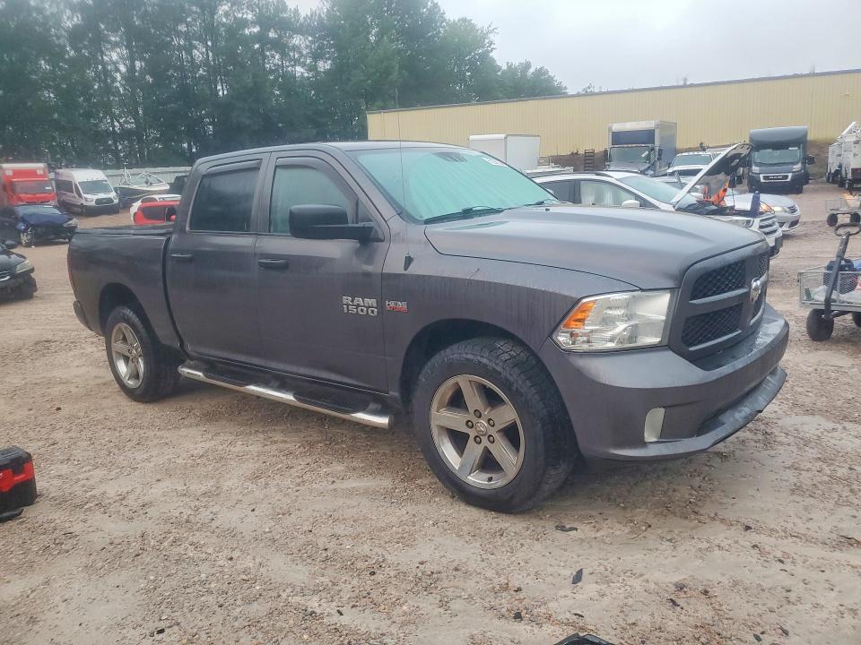 69288336 :رقم المزاد ، 1C6RR7KT4FS690921 vin ، 2015 Ram 1500 مزاد بيع