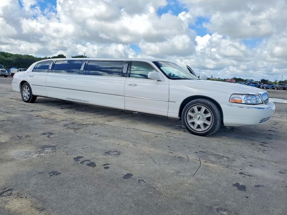 Aukcja sprzedaży 2008 Lincoln Town Car, vin: 2L1FM88W08X658708, numer aukcji: 70557396