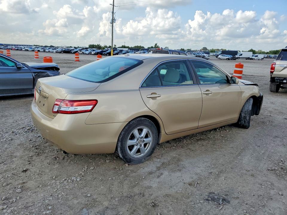 69809626 :رقم المزاد ، 4T1BF3EK6AU075486 vin ، 2010 Toyota Camry مزاد بيع