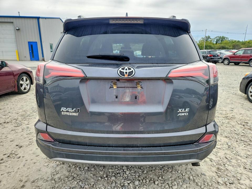 69859636 :رقم المزاد ، 2T3RFREVXJW780231 vin ، 2018 Toyota Rav4 مزاد بيع