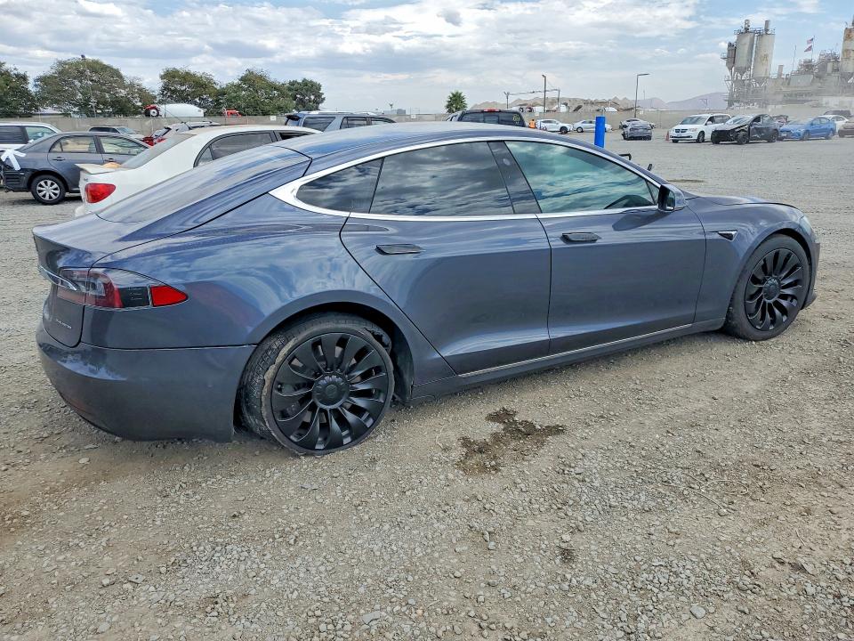 68519266 :رقم المزاد ، 5YJSA1E26LF350924 vin ، 2020 Tesla Model S مزاد بيع