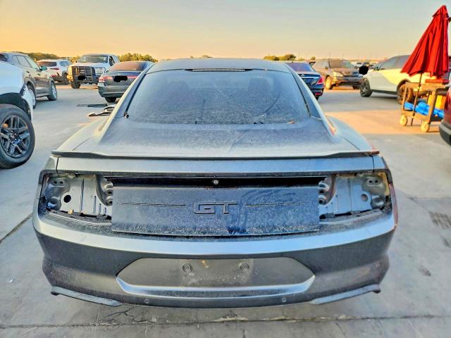 67815236 :رقم المزاد ، 1FA6P8CF3J5165698 vin ، 2018 Ford Mustang مزاد بيع