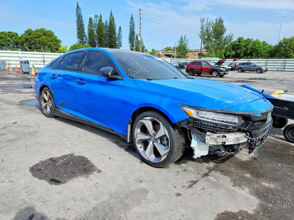 2018 Honda Accord მანქანა იყიდება აუქციონზე, vin: 1HGCV1F92JA003022, აუქციონის ნომერი: 68774756