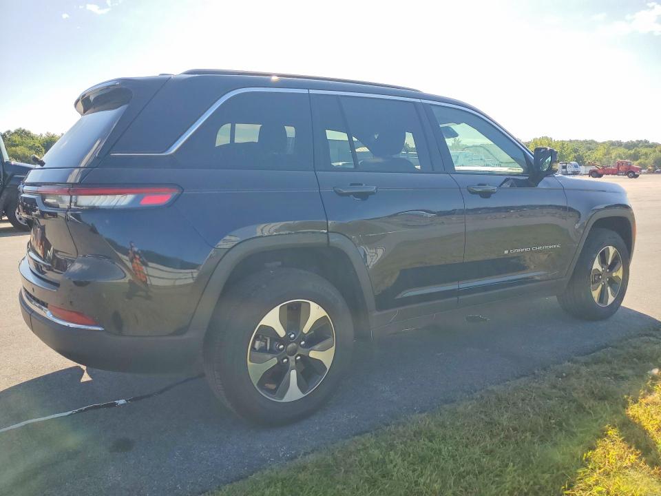 Продажа на аукционе авто 2024 Jeep Grand Cherokee, vin: 1C4RJYB65R8520648, номер лота: 68958296