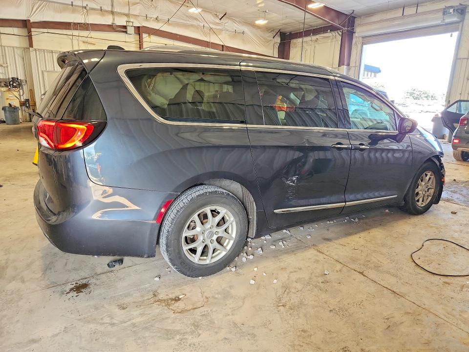 68341616 :رقم المزاد ، 2C4RC1BG6LR138876 vin ، 2020 Chrysler Pacifica مزاد بيع