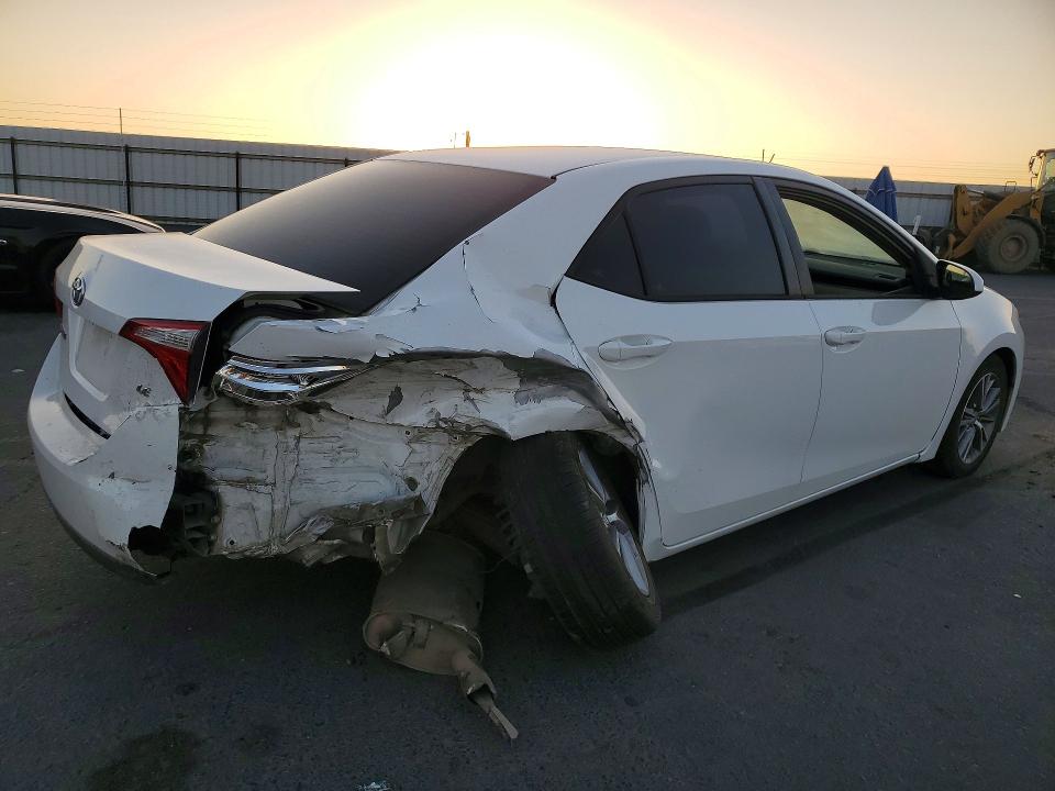 70218006 :رقم المزاد ، 5YFBURHE9FP278640 vin ، 2015 Toyota Corolla مزاد بيع