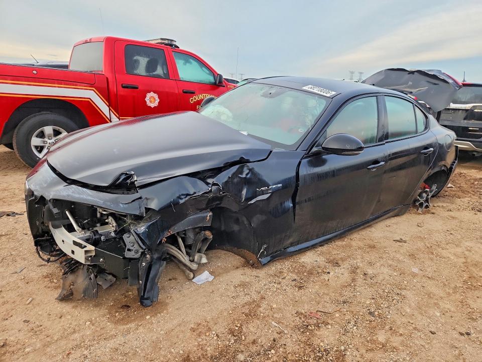 68218006 :رقم المزاد ، ZARFANBN9N7663259 vin ، 2022 Alfa Romeo Giulia مزاد بيع