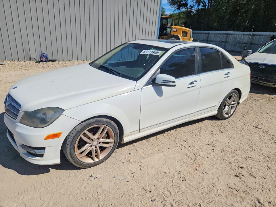 2013 Mercedes-benz C მანქანა იყიდება აუქციონზე, vin: WDDGF4HB3DR293829, აუქციონის ნომერი: 69823946