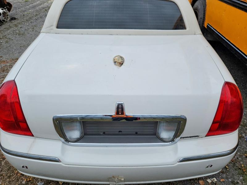 67634996 :رقم المزاد ، 1L1FM88W07Y604257 vin ، 2007 Lincoln Town Car مزاد بيع