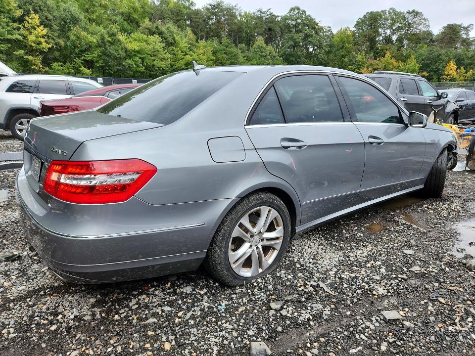 2010 Mercedes-benz E მანქანა იყიდება აუქციონზე, vin: WDDHF8HB9AA075092, აუქციონის ნომერი: 69764926