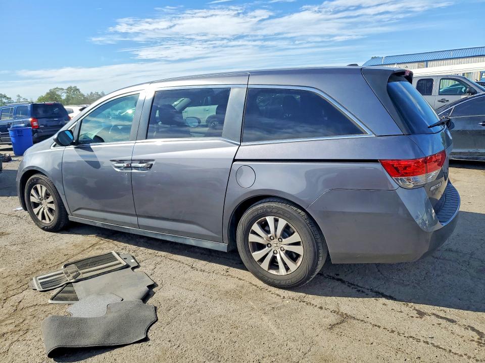 70241496 :رقم المزاد ، 5FNRL5H65EB123256 vin ، 2014 Honda Odyssey مزاد بيع